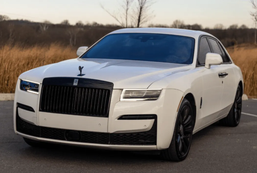 White Rolls-Royce Ghost exterior shot White Rolls-Royce Ghost exterior shot