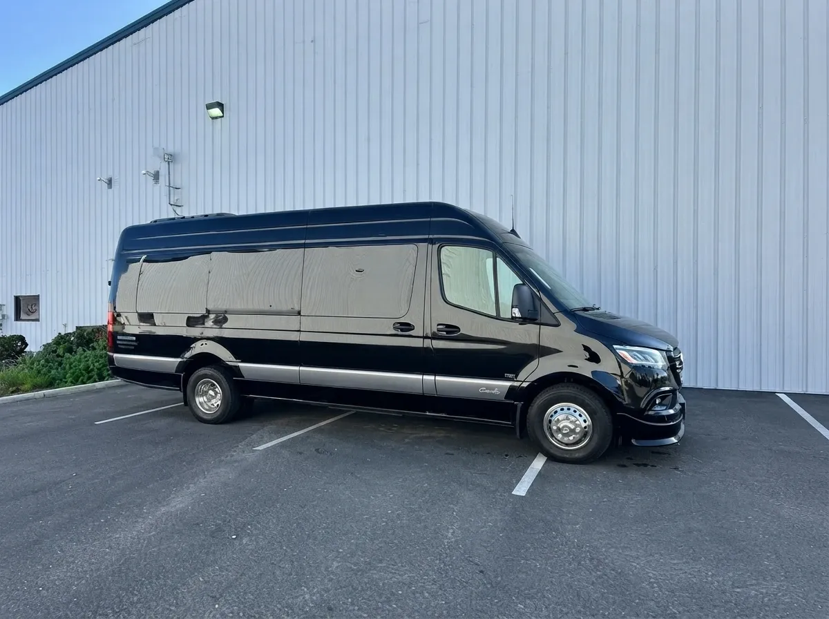 14 Passenger Mercedes-Benz Sprinter Limousine Bus 14 Passenger Mercedes-Benz Sprinter Limousine Bus offered for party bus rental