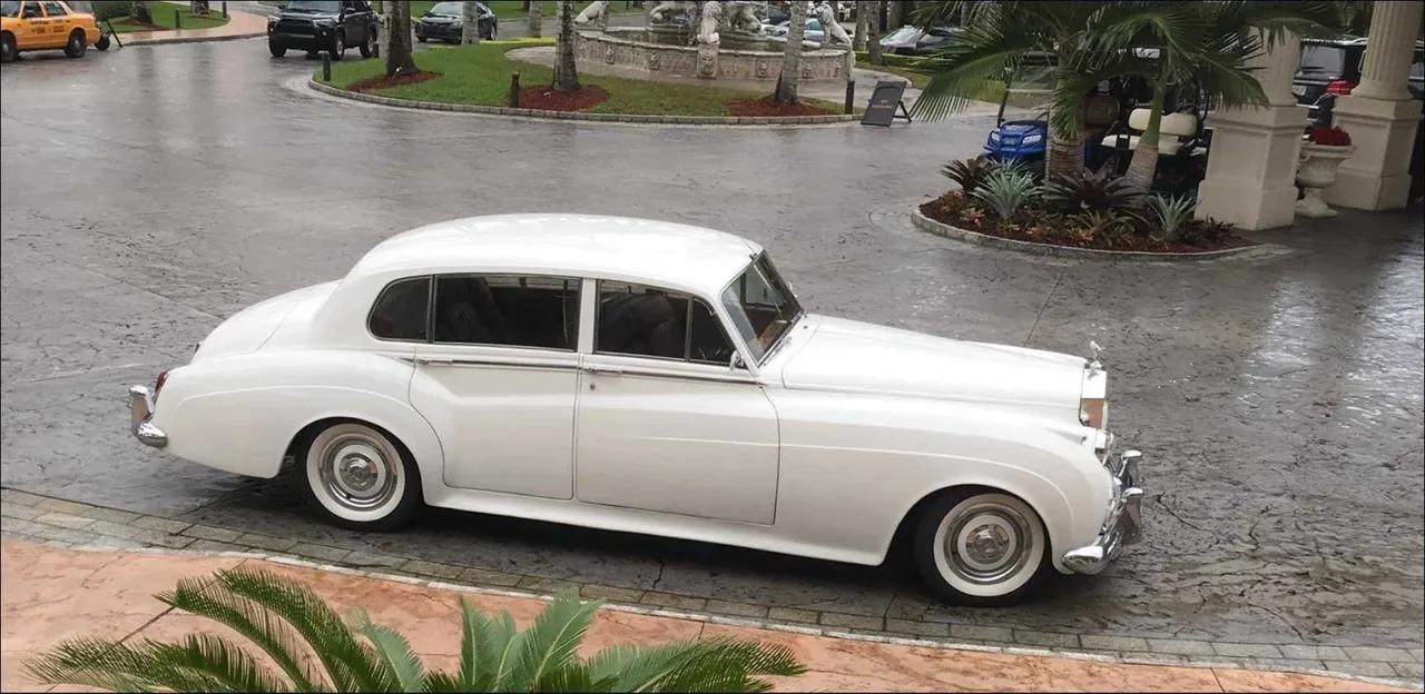 1961 Rolls-Royce Silver Cloud White offered for limo rental