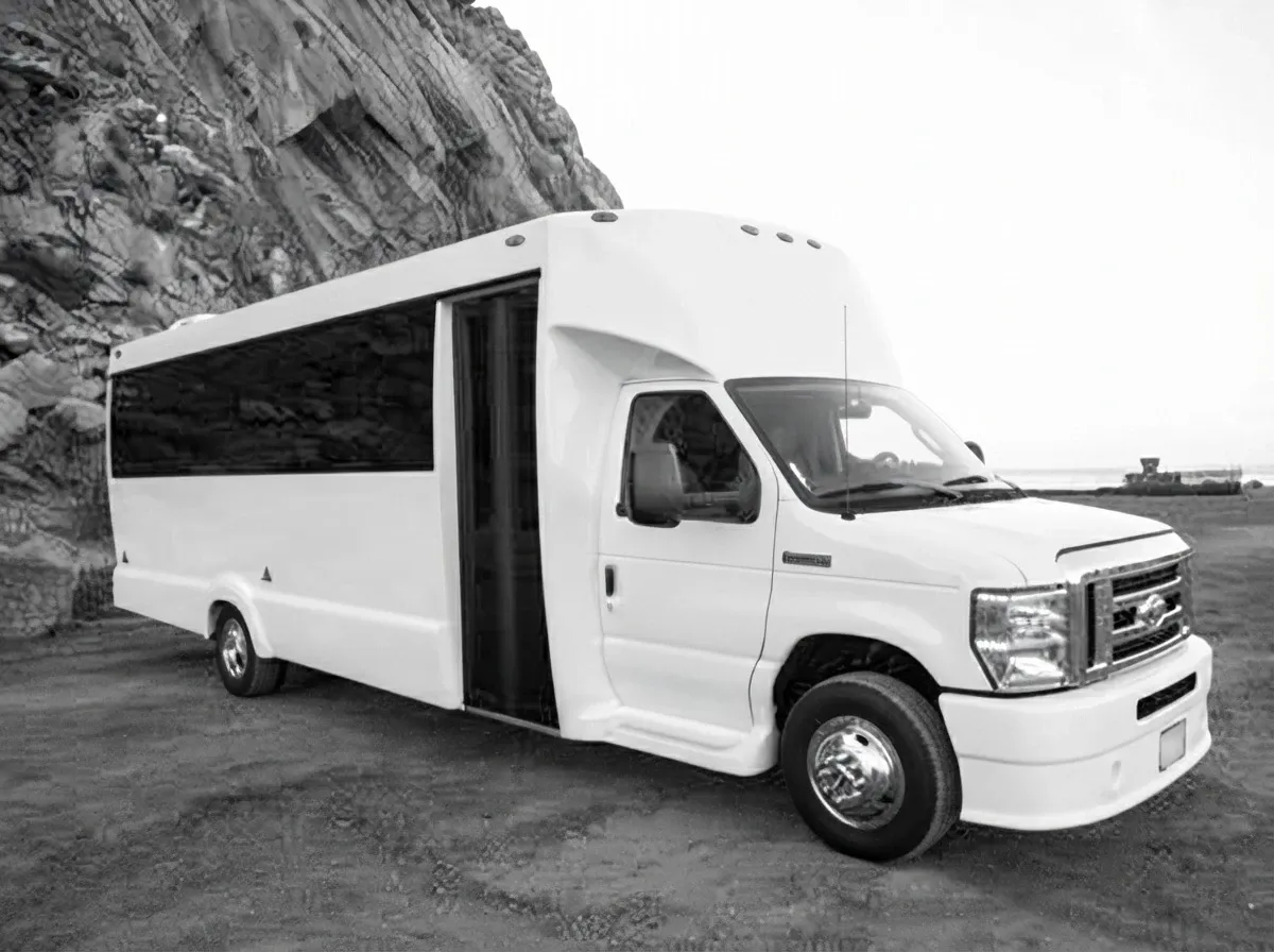 2019 22 Passenger Luxury White Limousine Bus 2019 22 Passenger Luxury White Limousine Bus offered for party bus rental