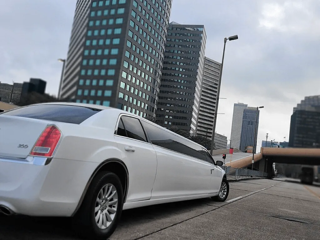 White C300 Limousine for limo rental in Henry County, TN