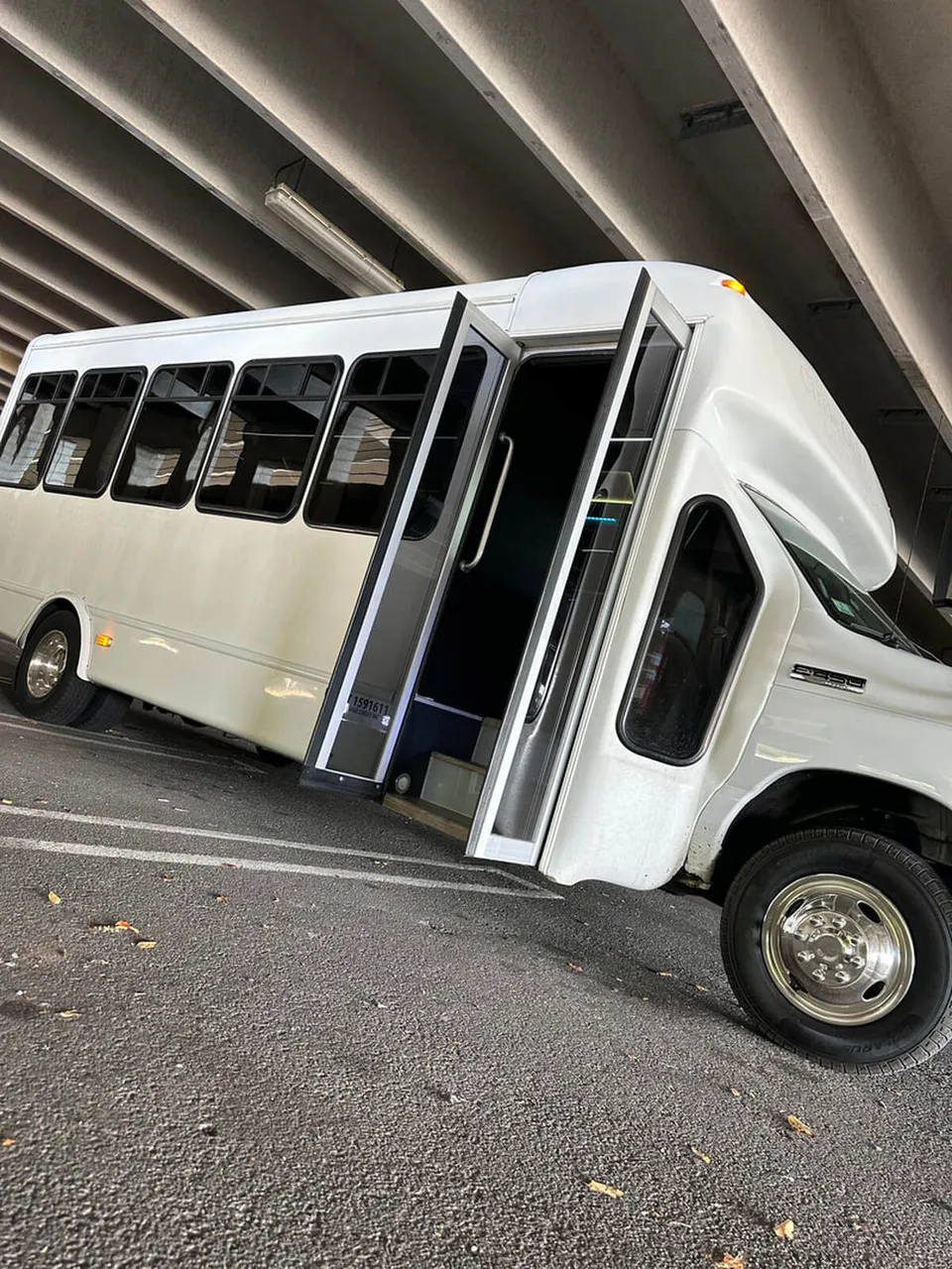White Ford E-450 Series Party Bus exterior shot no. 10