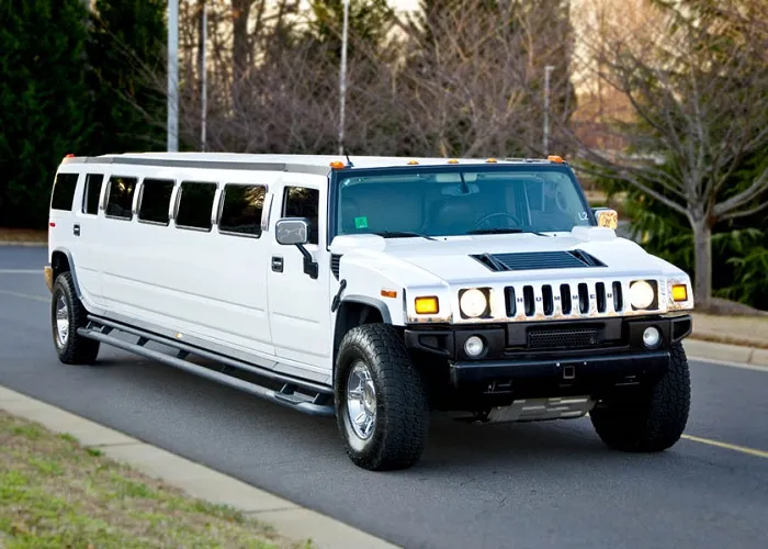 White Hummer Limo for limo rental in Glenn County, CA White Hummer Limo for limo rental in Glenn County, CA