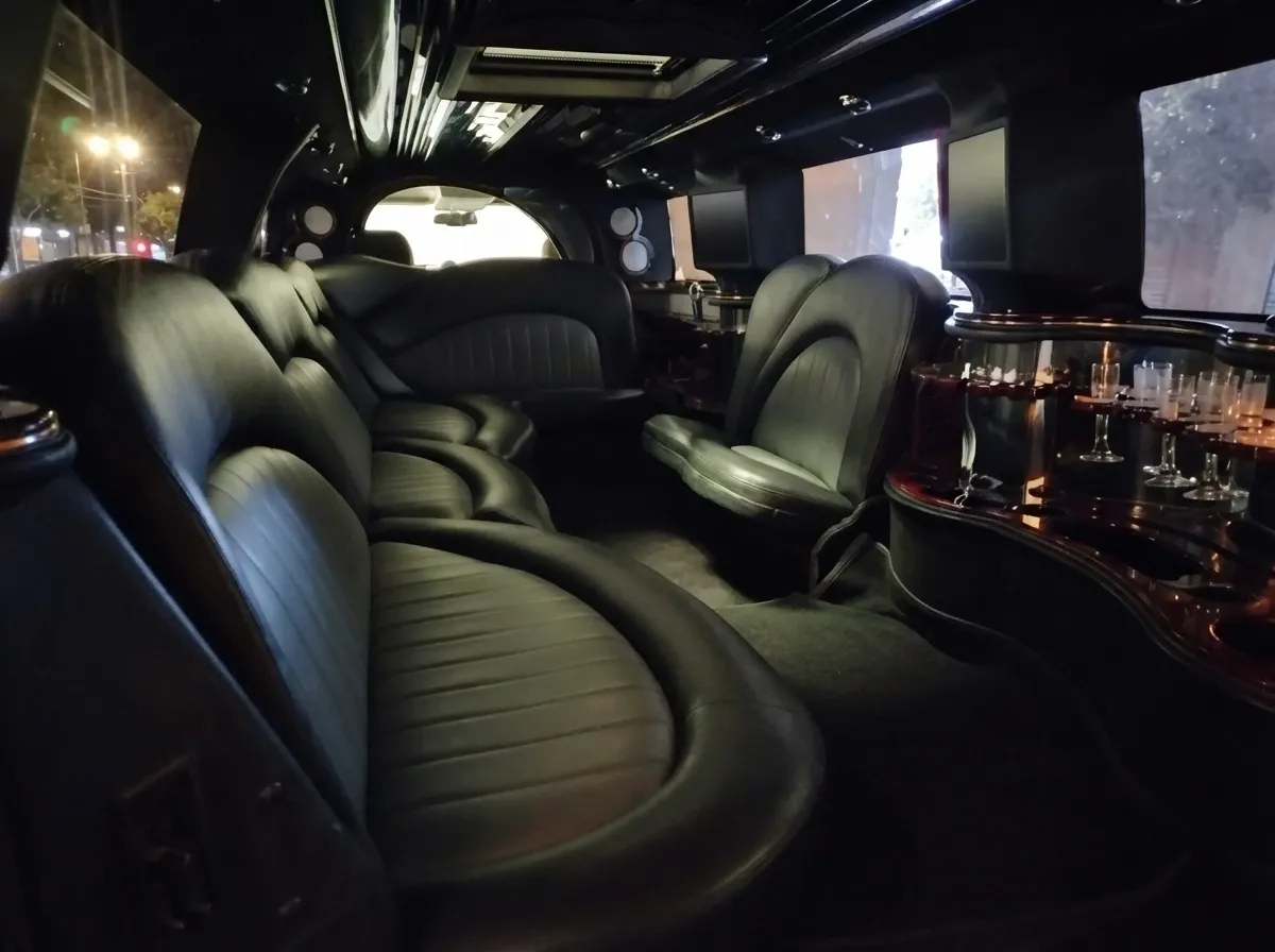 White Hummer Limousine no. 2