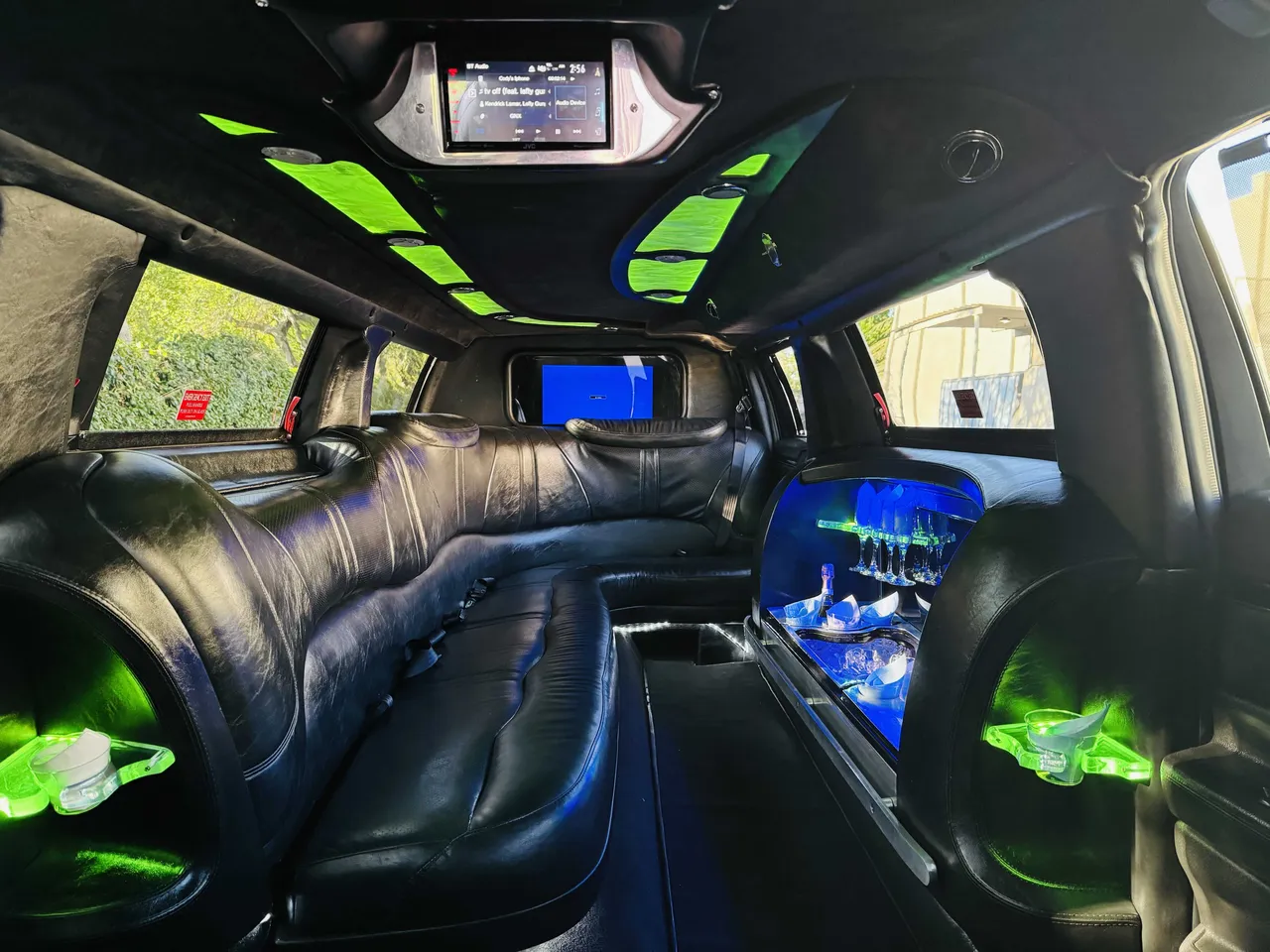 Black Lincoln MKT Limousine offered for limo rental
