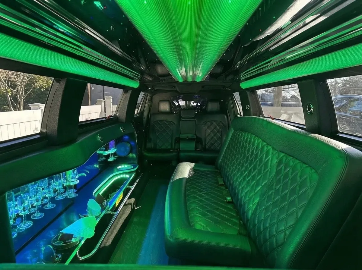 White Lincoln MKT Limousine no. 4