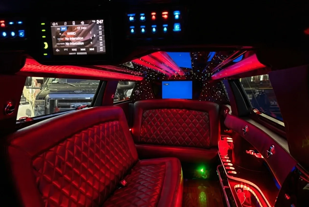 White Lincoln MKT Limousine no. 6