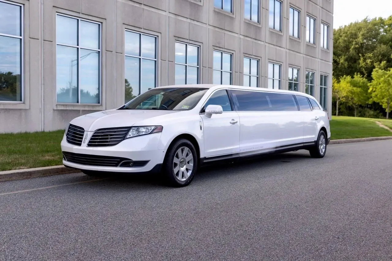 Lincoln MKT Stretch Limousine Lincoln MKT Stretch Limousine for limo rental