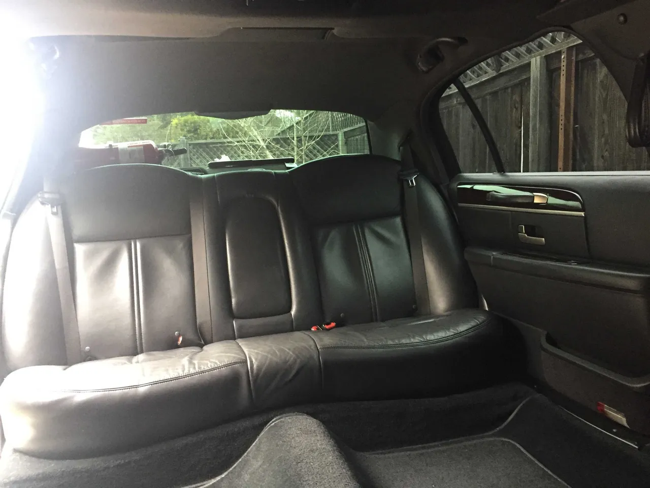 Lincoln stretch limousine interior, photo 3 for limo rental in Lake County, CA