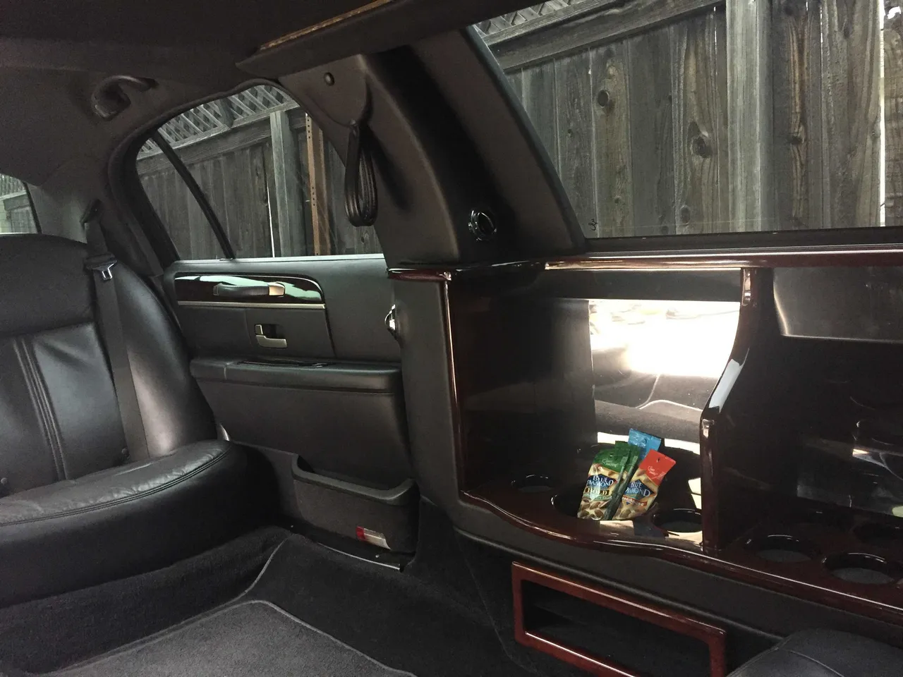 Lincoln stretch limousine interior, photo 4 for limo rental in Lake County, CA