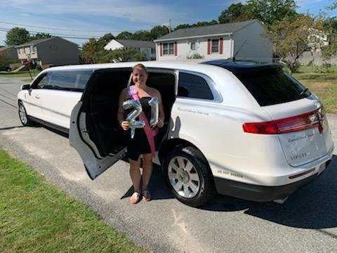 White Lincoln Town Car 10 Passenger Limousine exterior, photo 2 for limo rental