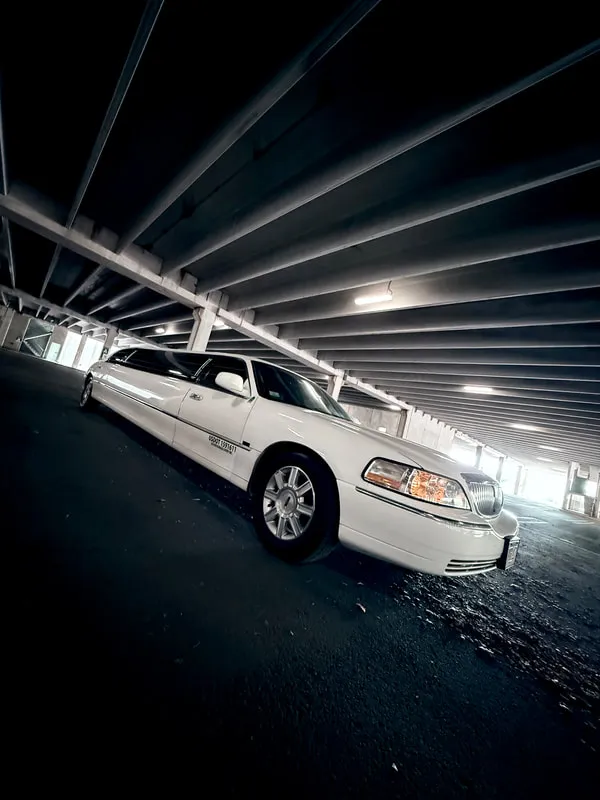 White Lincoln Town CAR Limousine exterior, photo 5 for limo rental in Bennington, VT