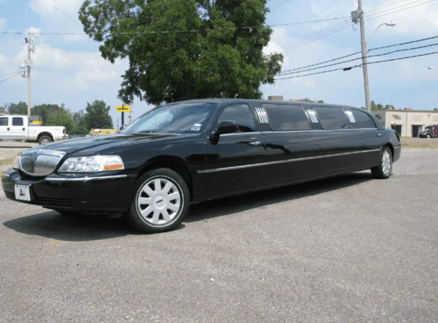 Black Lincoln Towncar Limousine with tinted windows for limo rental in Carter County, MO