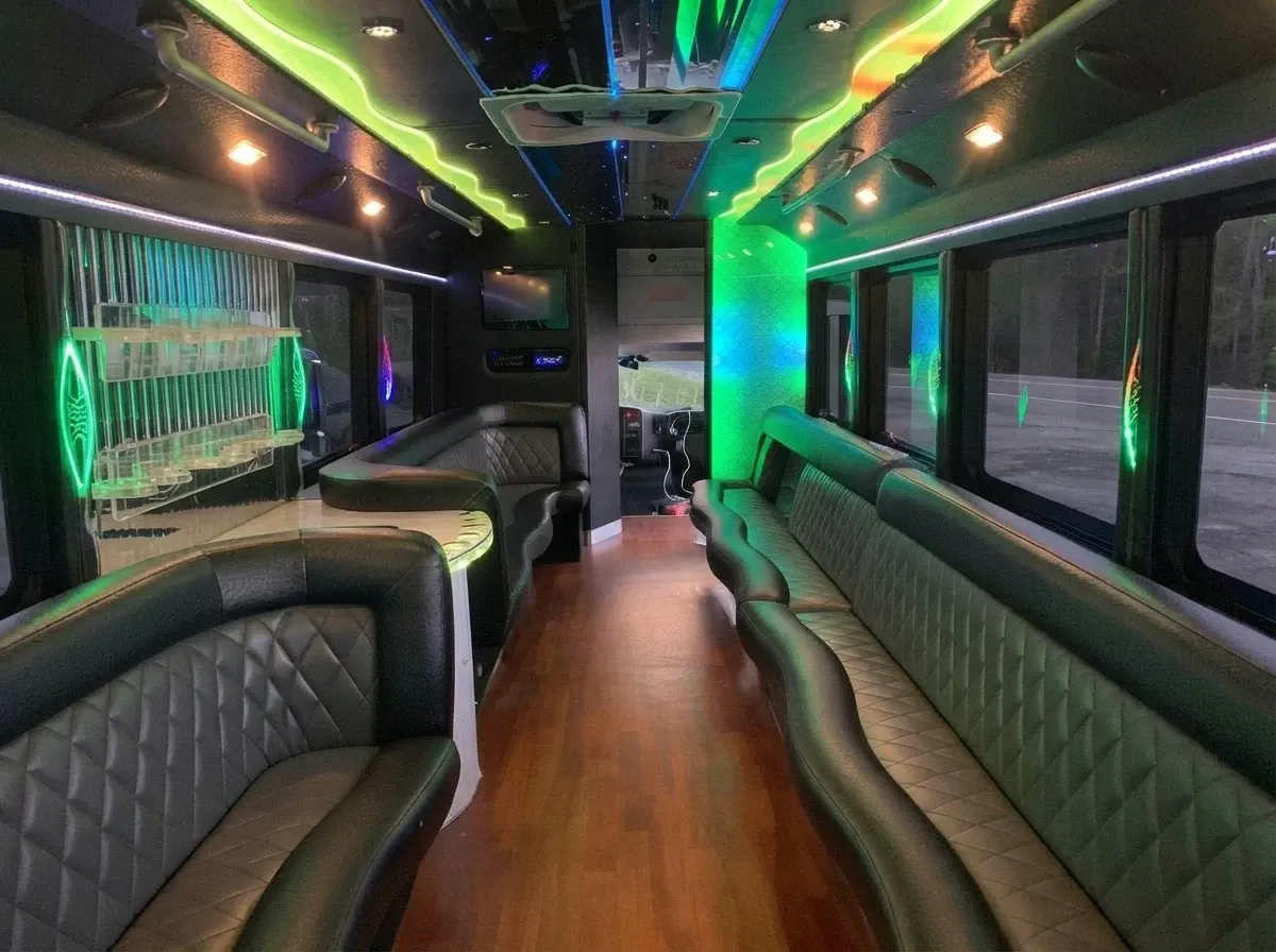White Party Bus - Sophia Loren no. 3