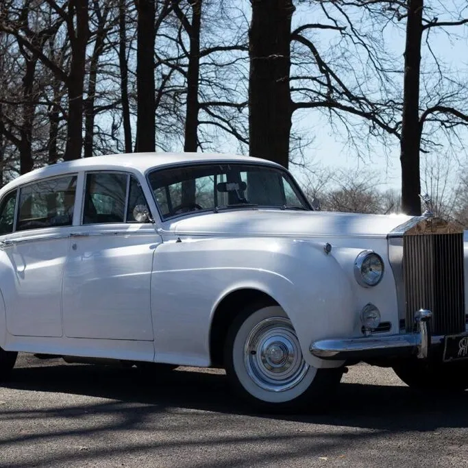 White Rolls-Royce offered for limo rental