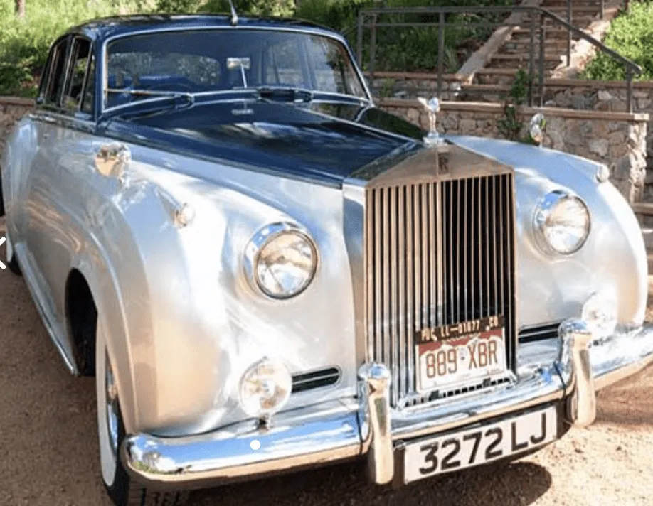 White Rolls-Royce Cloud offered for limo rental