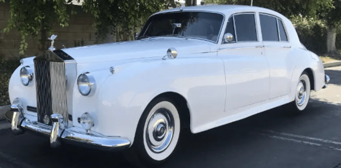 White Rolls-Royce Cloud offered for limo rental