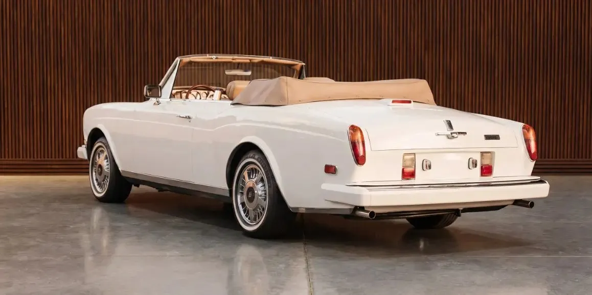 White Rolls-Royce Corniche 1975 exterior shot no. 3 — convertible roof