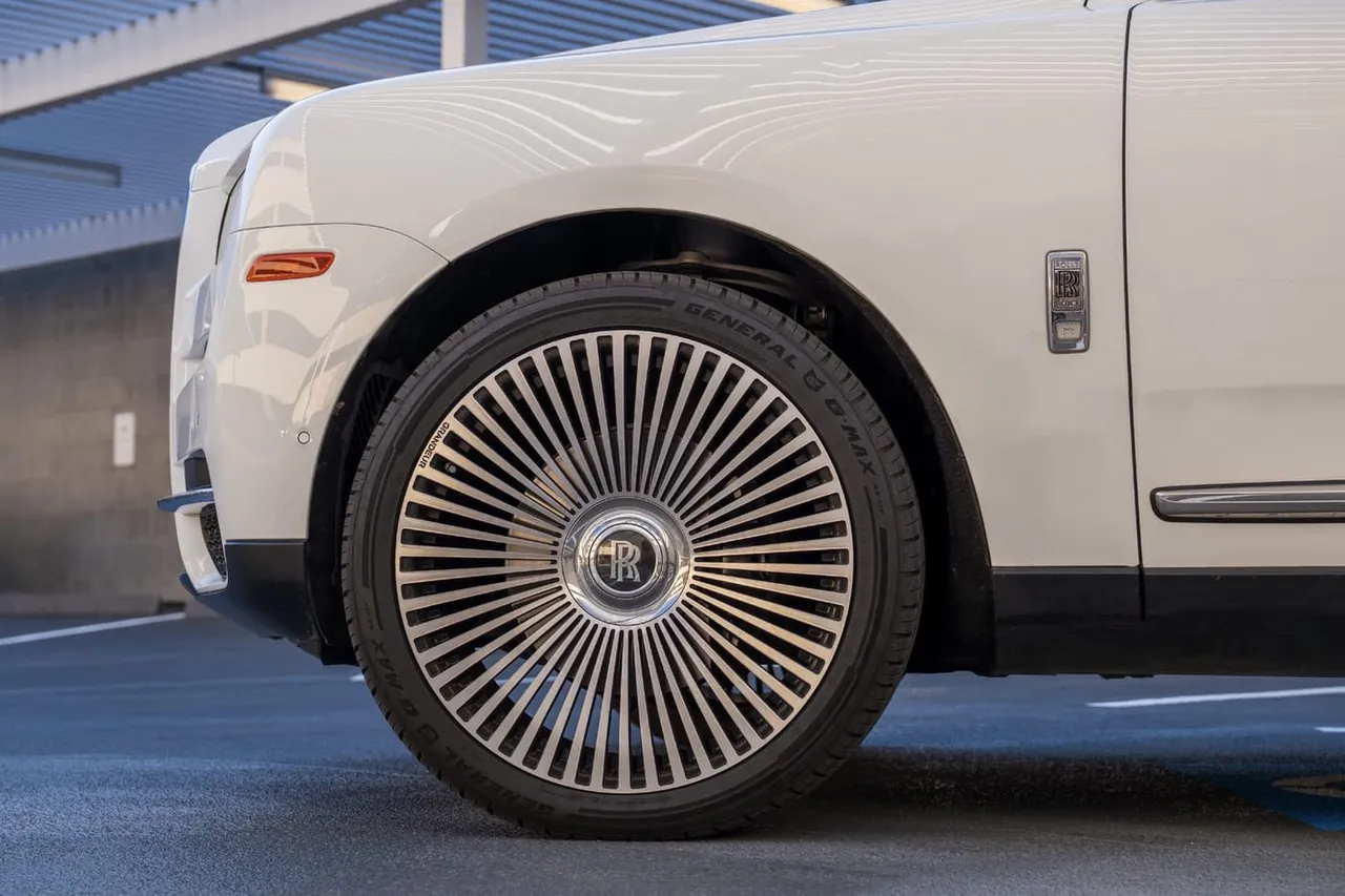 White Rolls-Royce Cullinan no. 11
