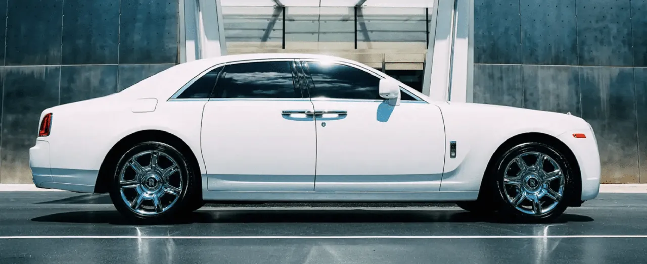 White Rolls-Royce Ghost offered for limo rental