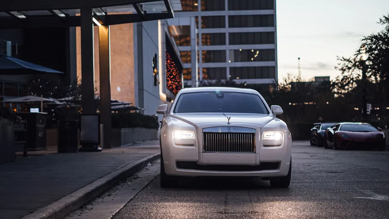 White Rolls-Royce Ghost no. 6
