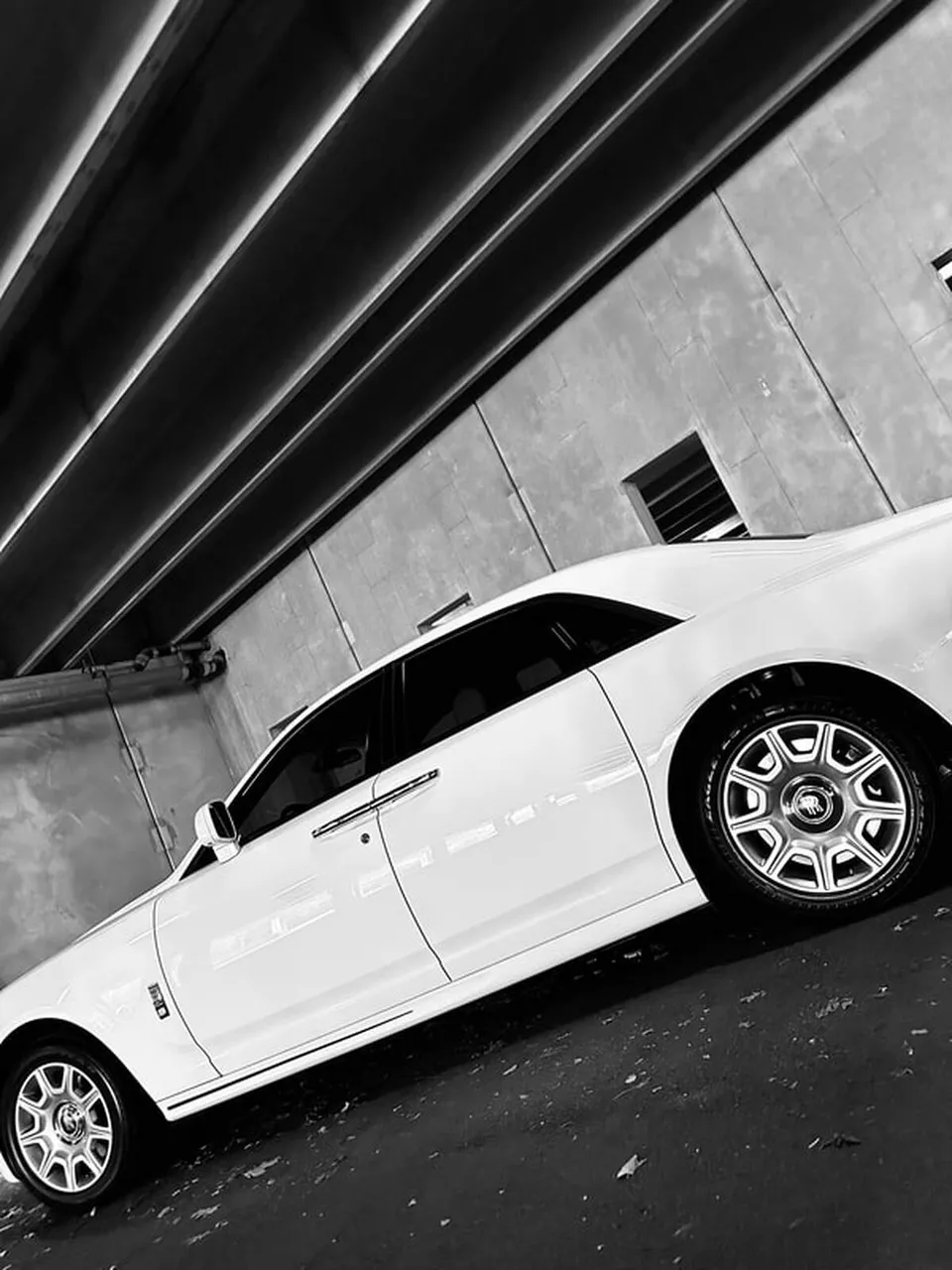 White Rolls-Royce Ghost Sedan exterior shot no. 8