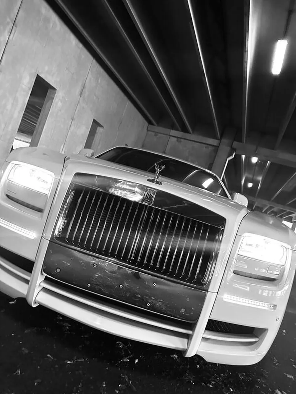 White Rolls-Royce Ghost Sedan exterior shot no. 6