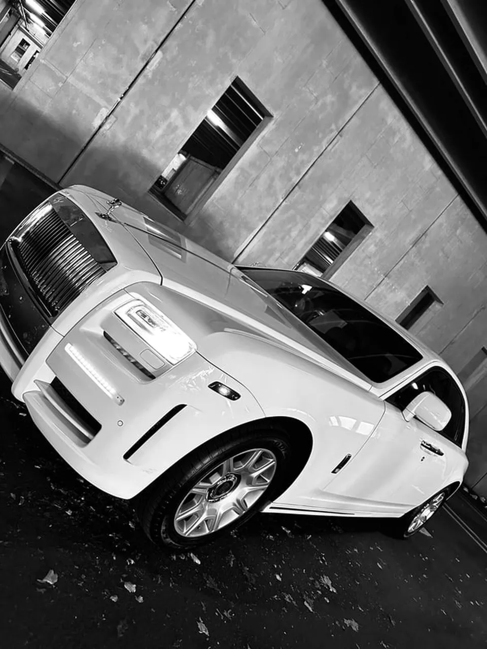 White Rolls-Royce Ghost Sedan exterior shot no. 7