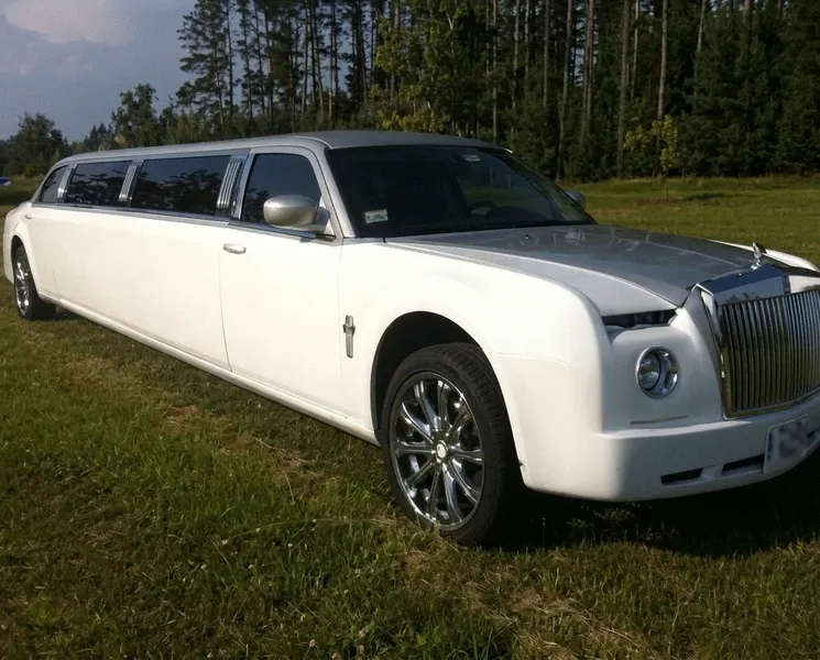 White Rolls-Royce Limousine offered for limo rental