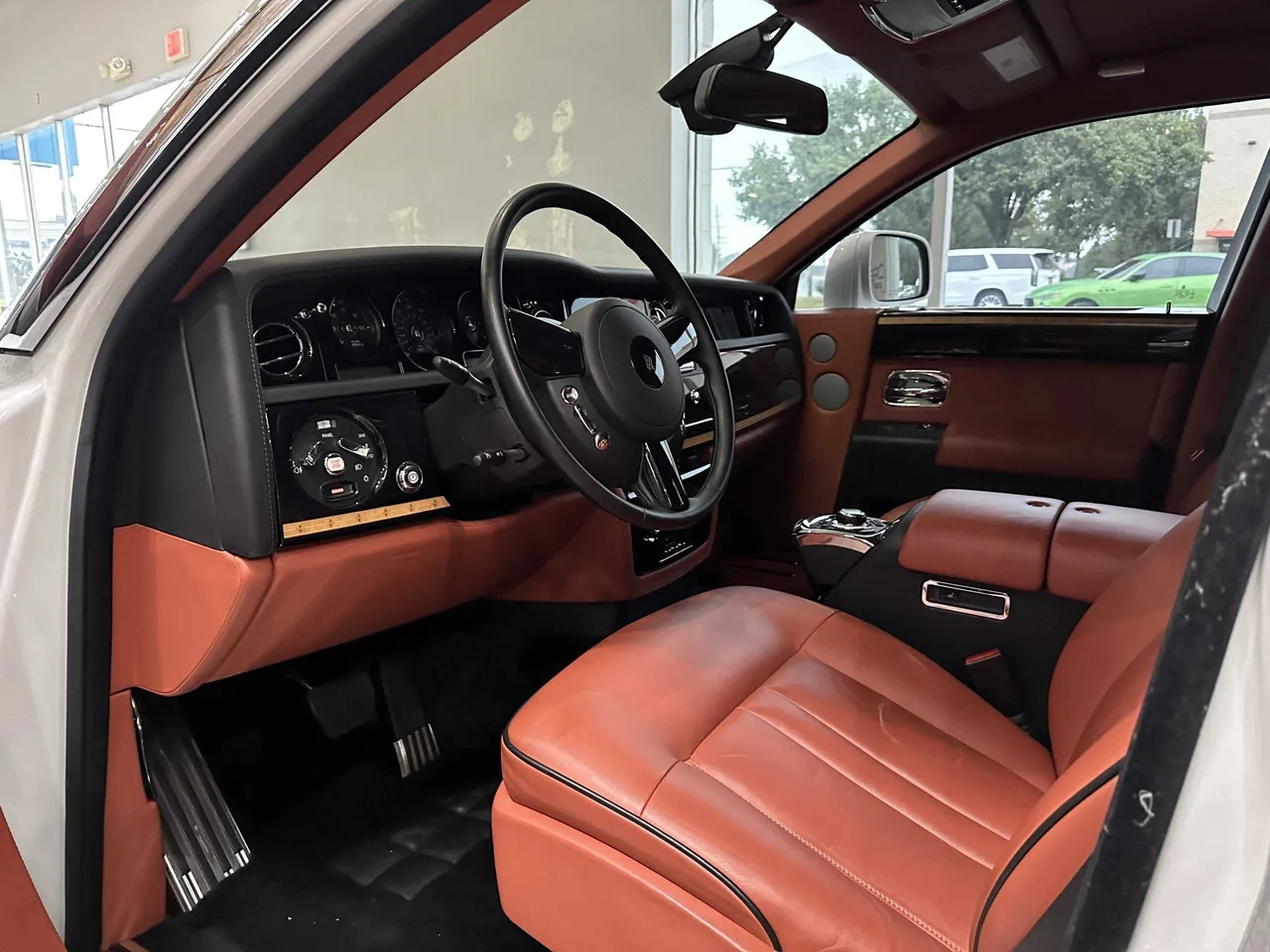 Rolls-Royce Phantom interior shot no. 5