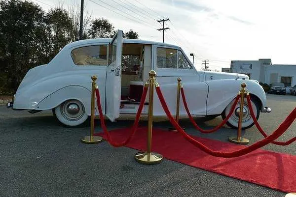White Rolls-Royce Princess offered for limo rental