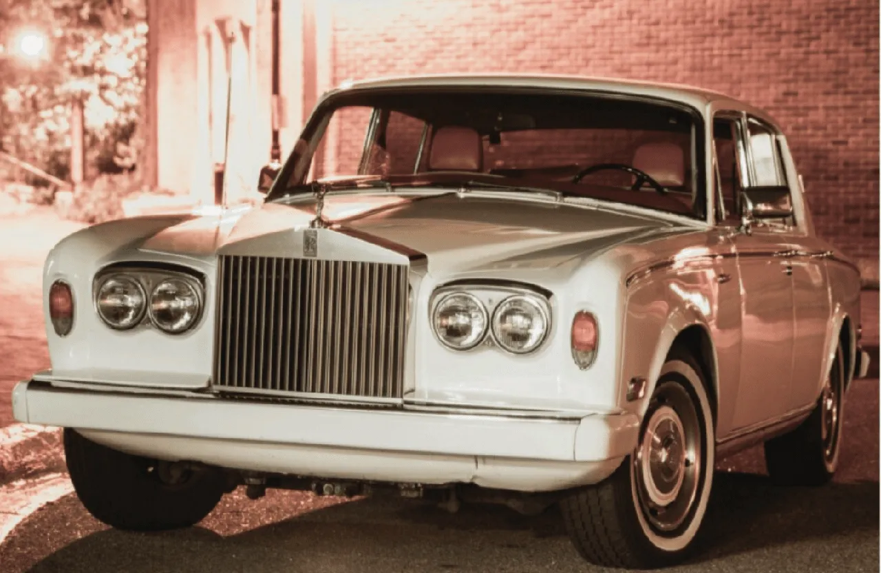 White Rolls-Royce Shadow offered for limo rental