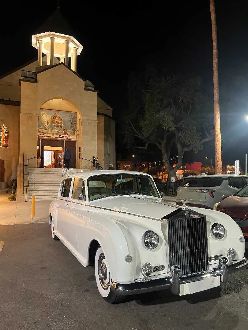Rolls-Royce Silver Cloud White exterior shot