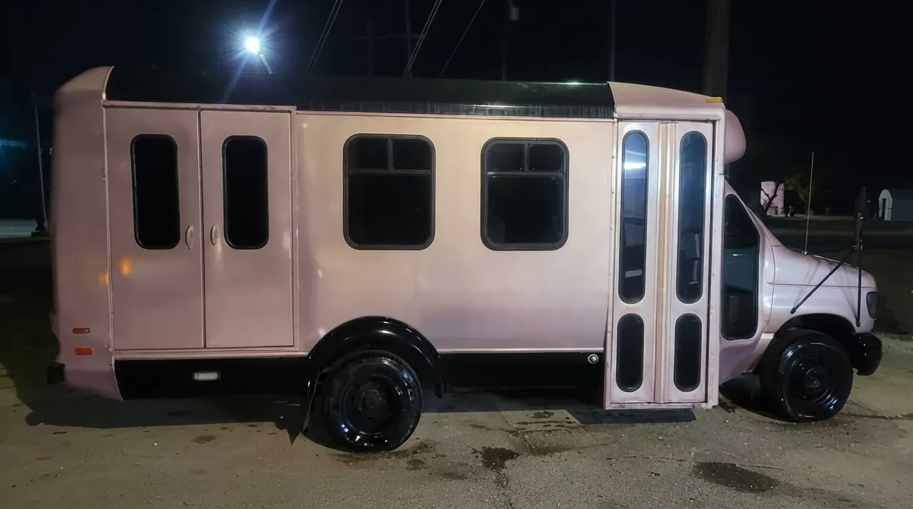 Pink Rose Party Bus no. 3