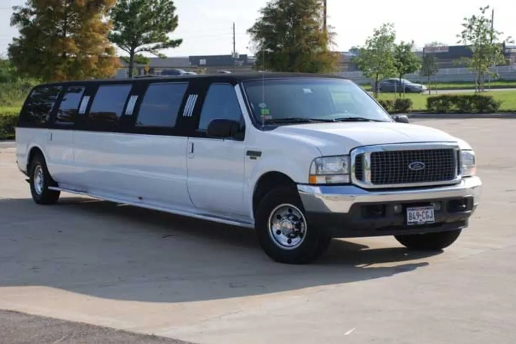 White WHT NYT – Stretch Ford Excursion White WHT NYT – Stretch Ford Excursion for limo rental