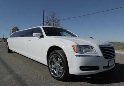 Chrysler 300 Limo exterior, photo 2 for limo rental in Piscataway, NJ Chrysler 300 Limo exterior, photo 2 for limo rental in Piscataway, NJ