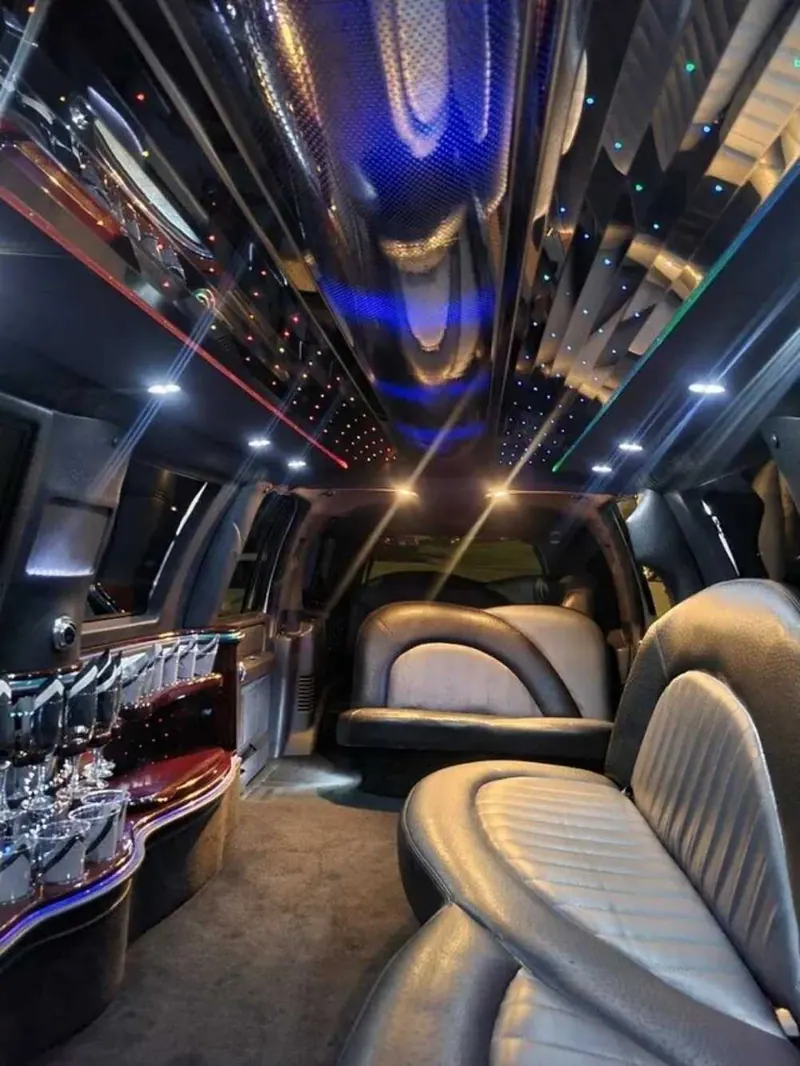 Ford Expedition Limo interior, photo 2 for limo rental Ford Expedition Limo interior, photo 2 for limo rental
