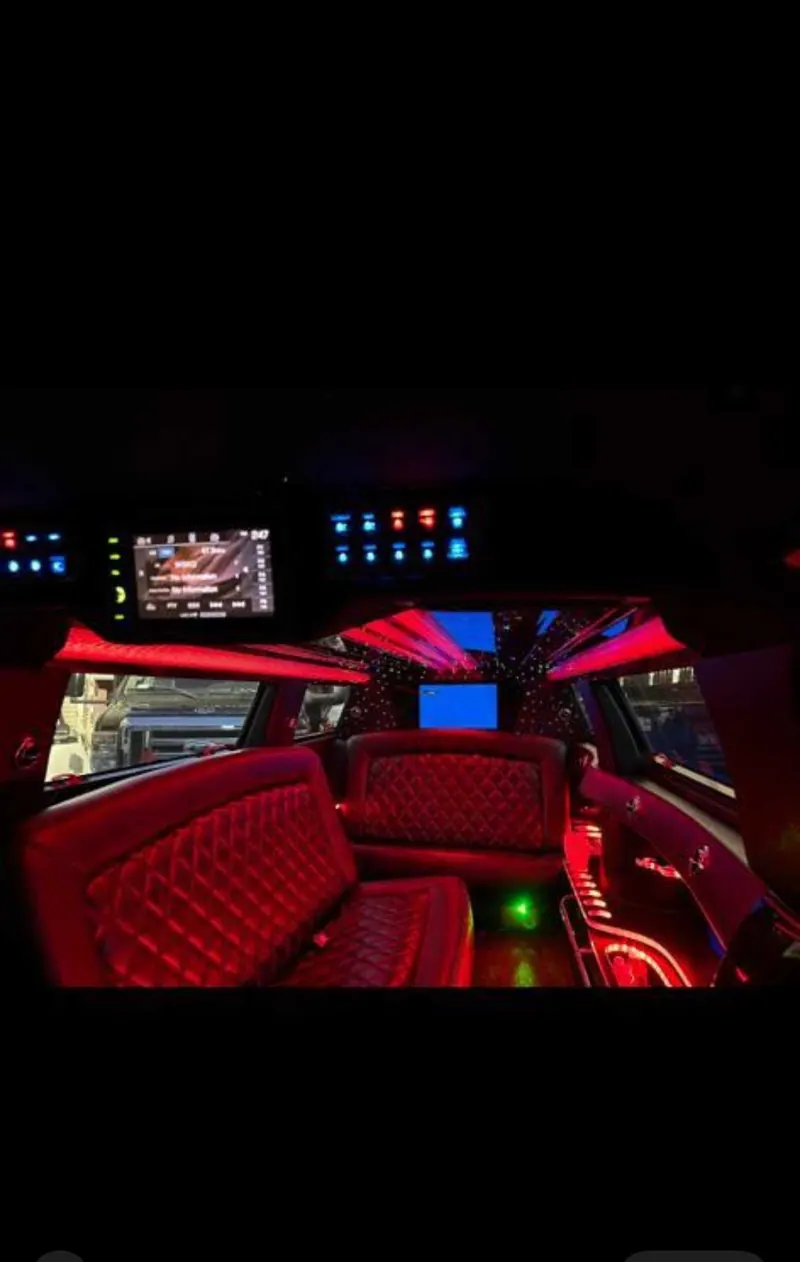 Lincoln MKT Limo interior, photo 5 for limo rental in Mountain Lakes, NJ Lincoln MKT Limo interior, photo 5 for limo rental in Mountain Lakes, NJ