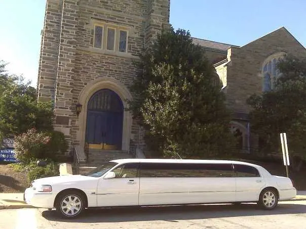 Lincoln Towncar Limousine for limo rental in LeFlore County, OK